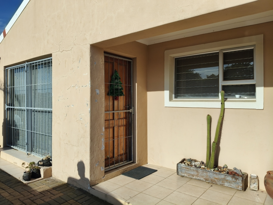 3 Bedroom Property for Sale in C Place Eastern Cape
